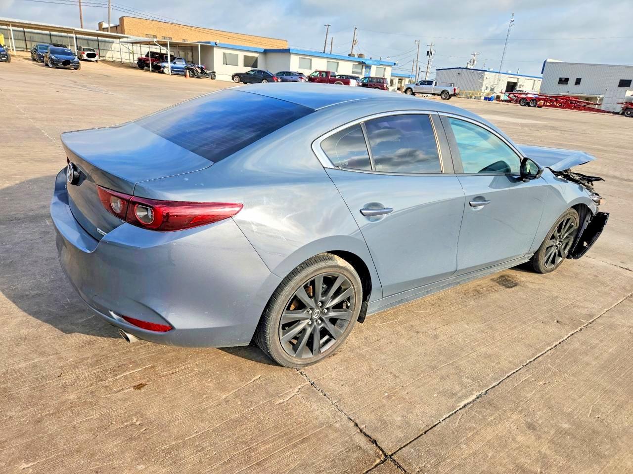 2022 MAZDA 3 Preferred Package
