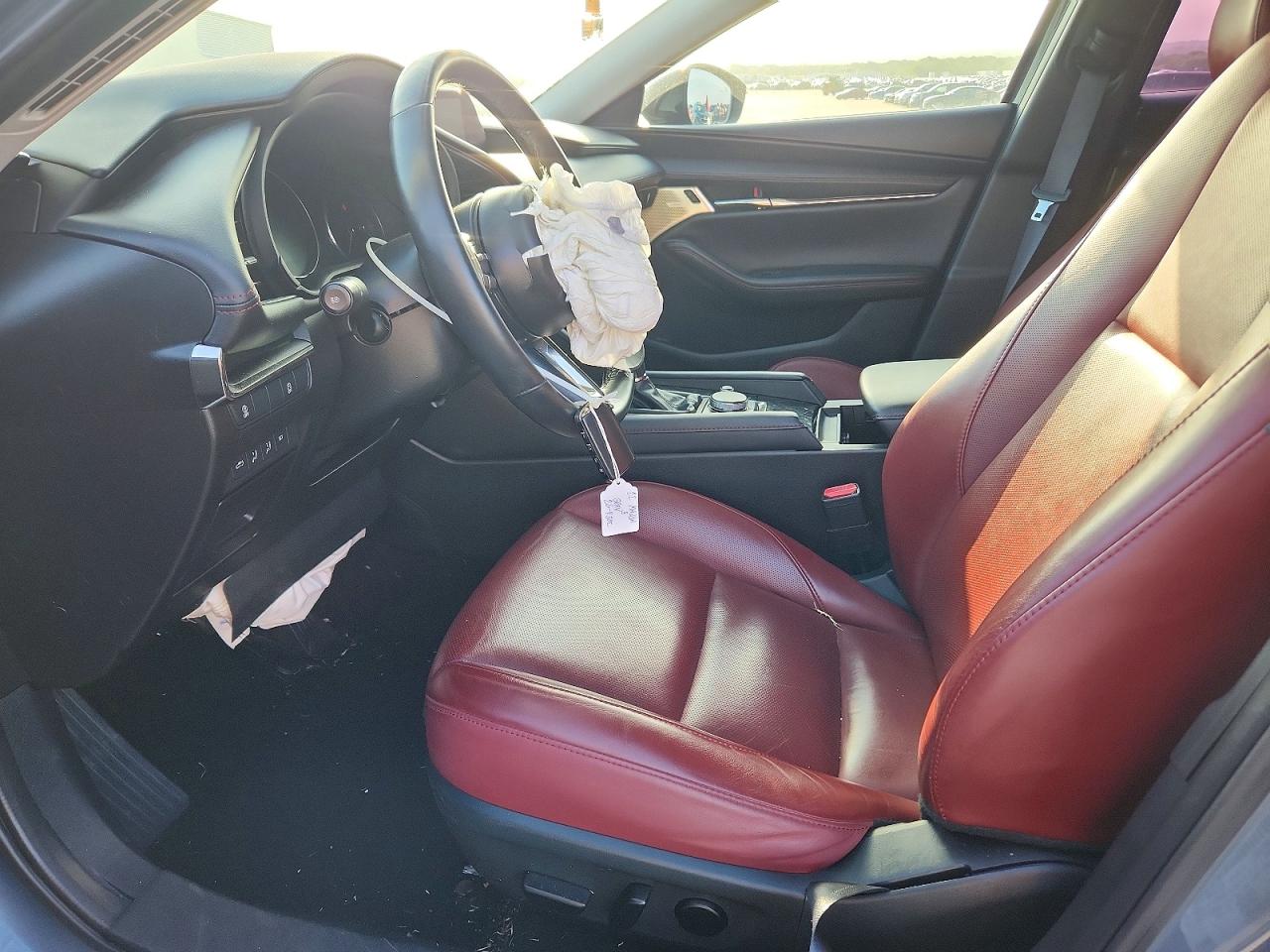 2022 MAZDA 3 Preferred Package