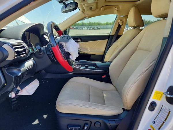 2016 LEXUS IS 200t