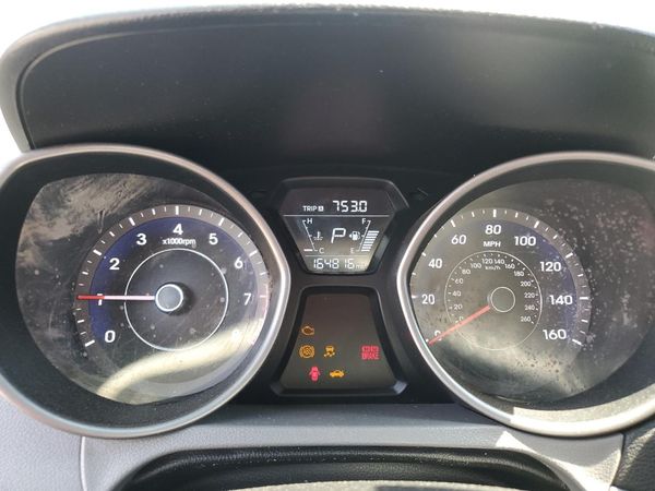 2015 HYUNDAI ELANTRA