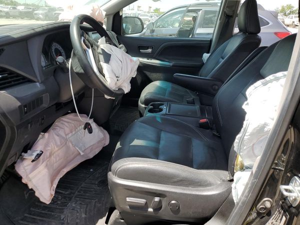 2015 TOYOTA SIENNA