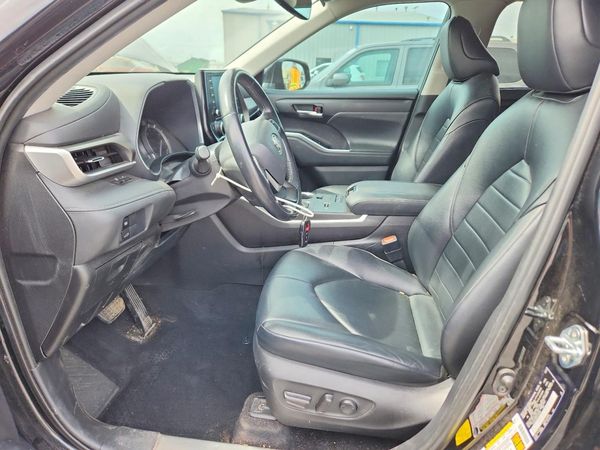 2022 TOYOTA HIGHLANDER XLE