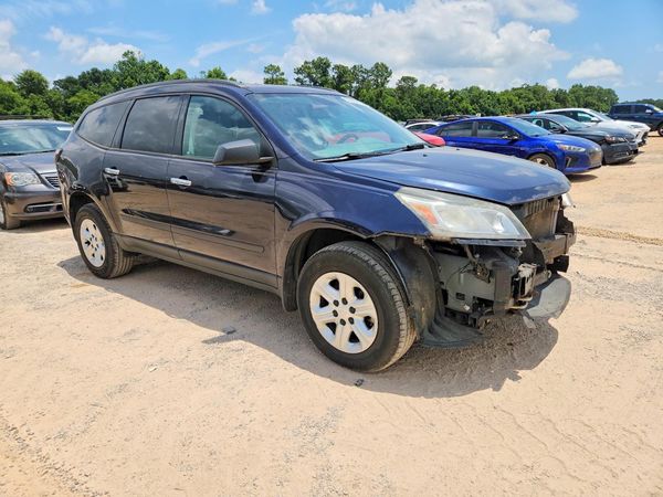 2017 CHEVROLET TRAVERSE LS
