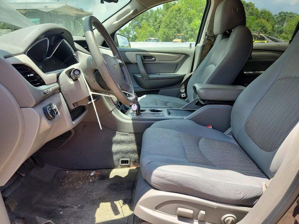 2017 CHEVROLET TRAVERSE LS