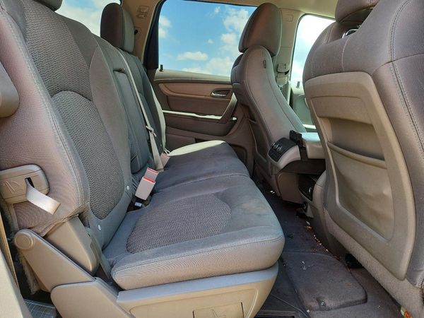 2017 CHEVROLET TRAVERSE LS