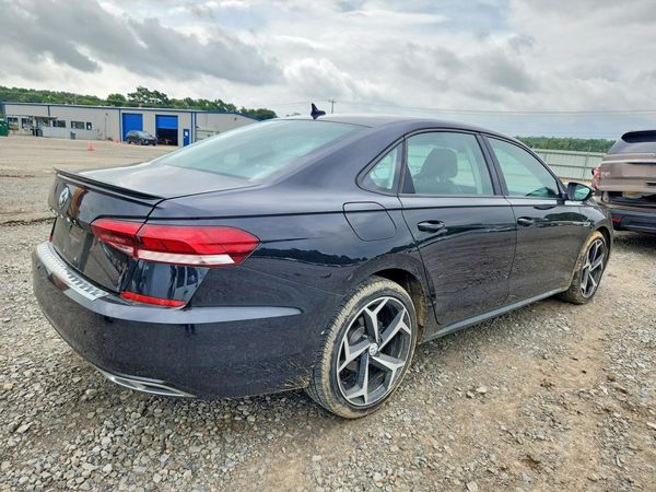 2020 VOLKSWAGEN PASSAT R-Line
