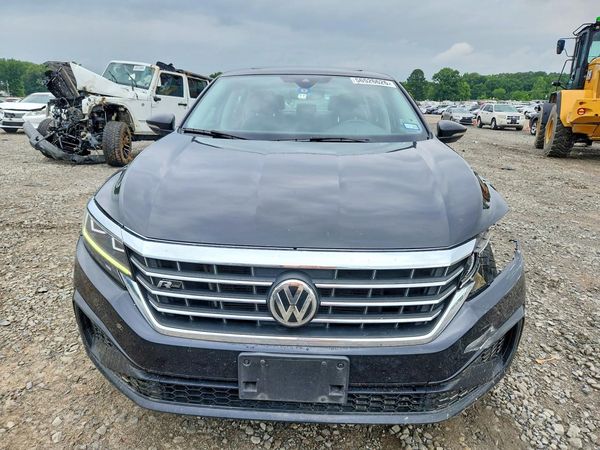2020 VOLKSWAGEN PASSAT R-Line