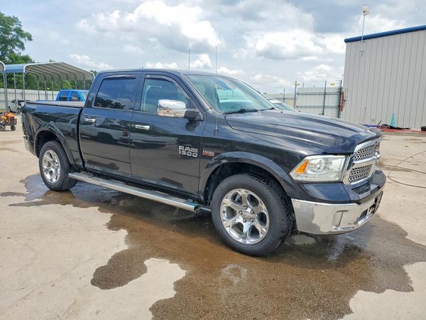 2015 RAM 1500 Laramie