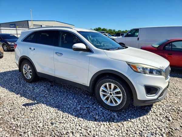 2017 KIA SORENTO L, LX