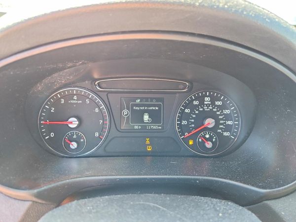 2017 KIA SORENTO L, LX