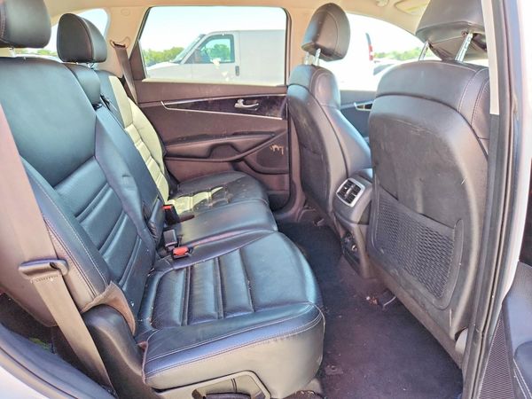 2017 KIA SORENTO L, LX