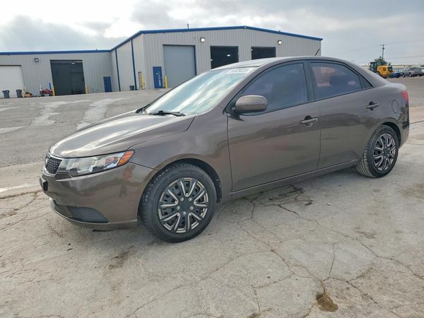 2013 KIA FORTE