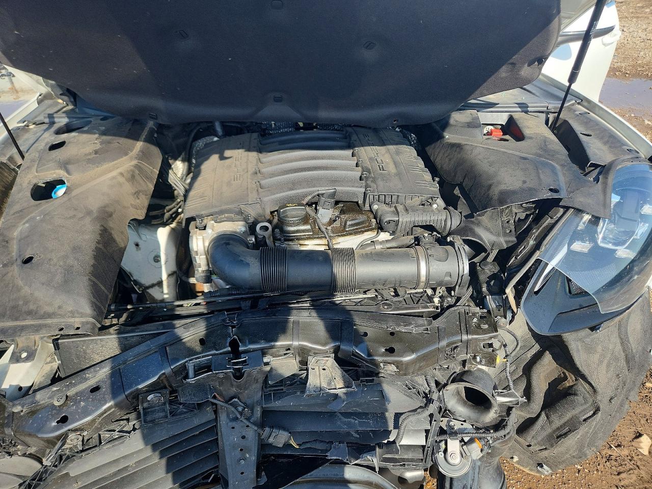 2016 PORSCHE CAYENNE