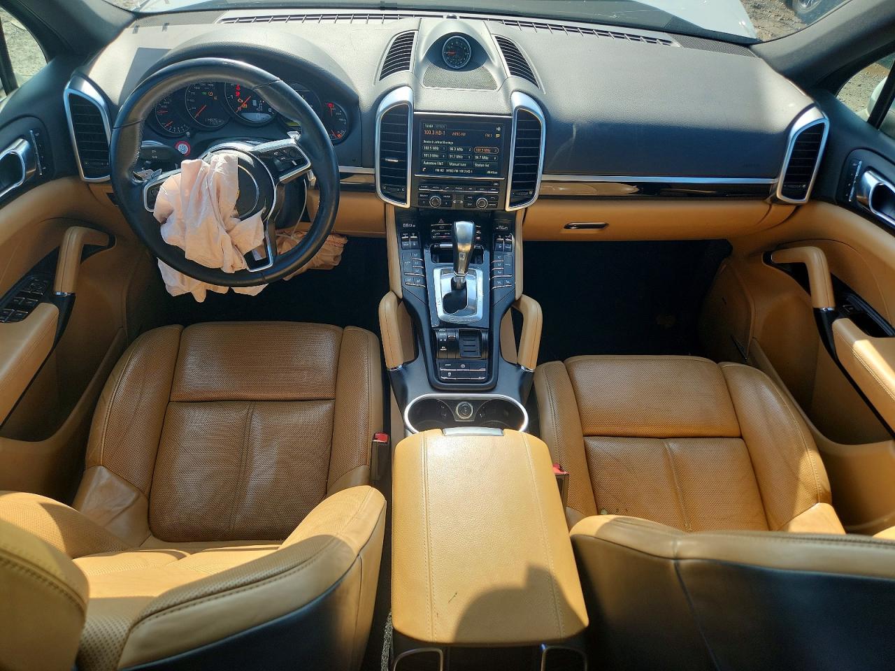 2016 PORSCHE CAYENNE