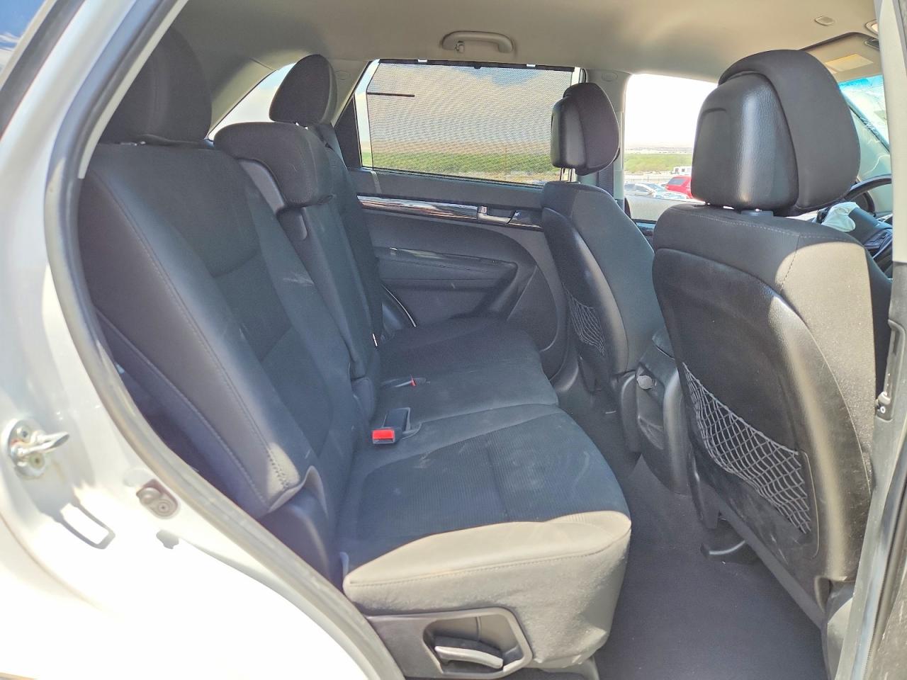 2015 KIA SORENTO GL