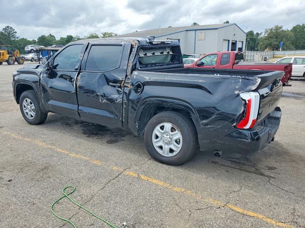 2026 TOYOTA TUNDRA SR