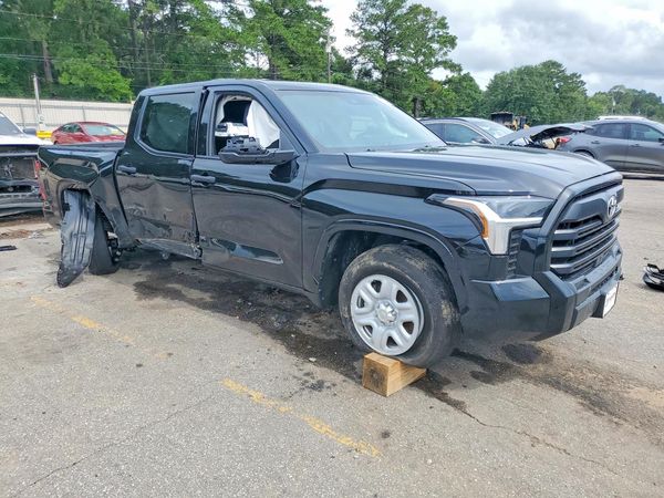 2026 TOYOTA TUNDRA SR