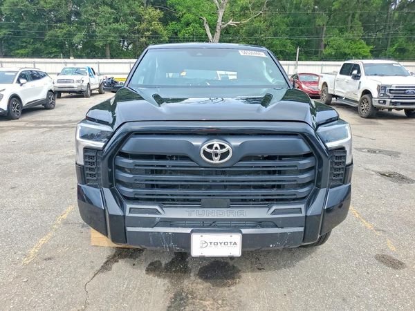 2026 TOYOTA TUNDRA SR