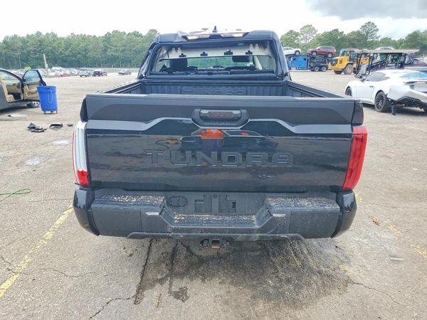 2026 TOYOTA TUNDRA SR