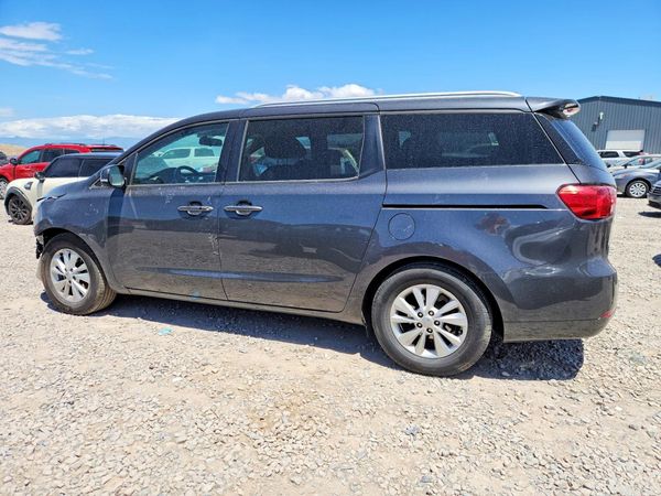 2017 KIA SEDONA LX
