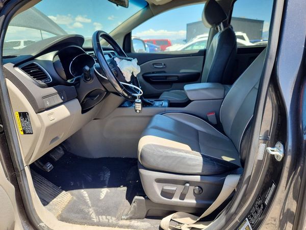 2017 KIA SEDONA LX