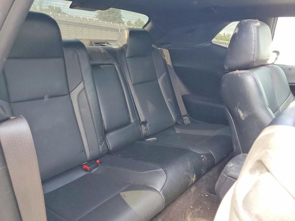 2016 DODGE CHALLENGER SXT Plus