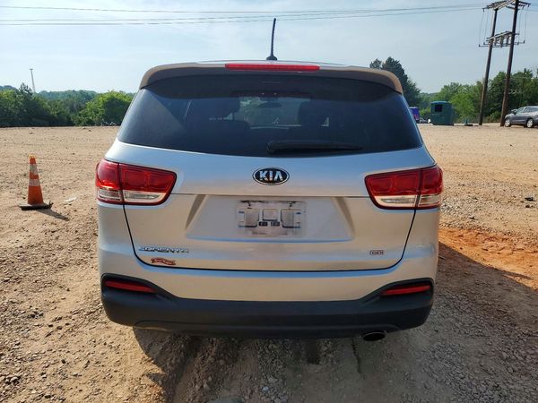 2016 KIA SORENTO L / LX