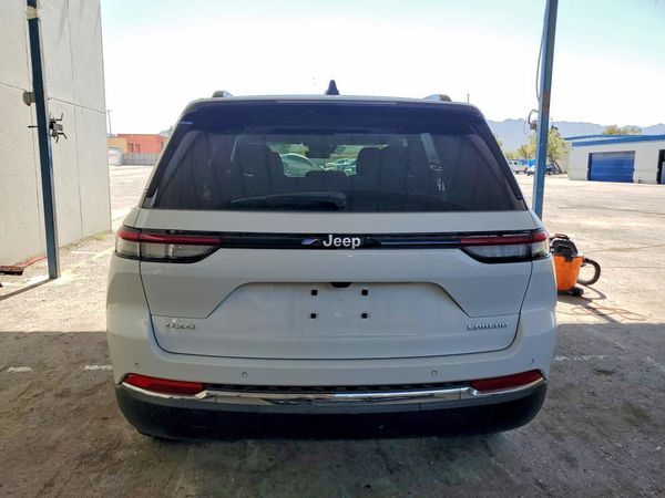 2025 JEEP GRAND CHEROKEE Laredo, Altitude