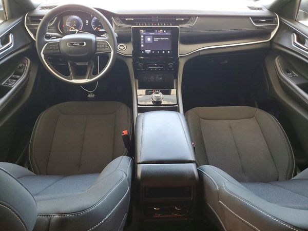 2025 JEEP GRAND CHEROKEE Laredo, Altitude
