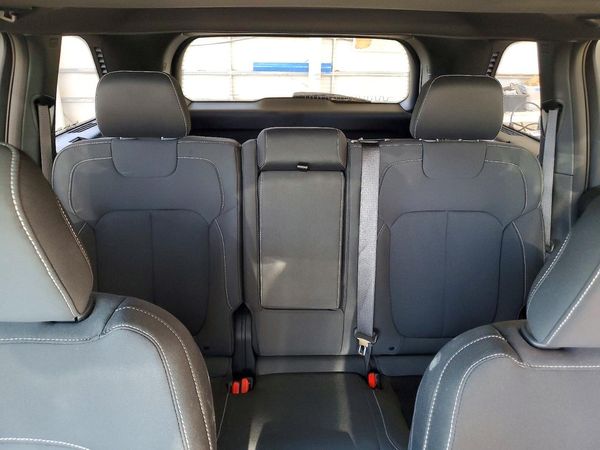 2025 JEEP GRAND CHEROKEE Laredo, Altitude