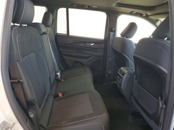 2025 JEEP GRAND CHEROKEE Laredo, Altitude