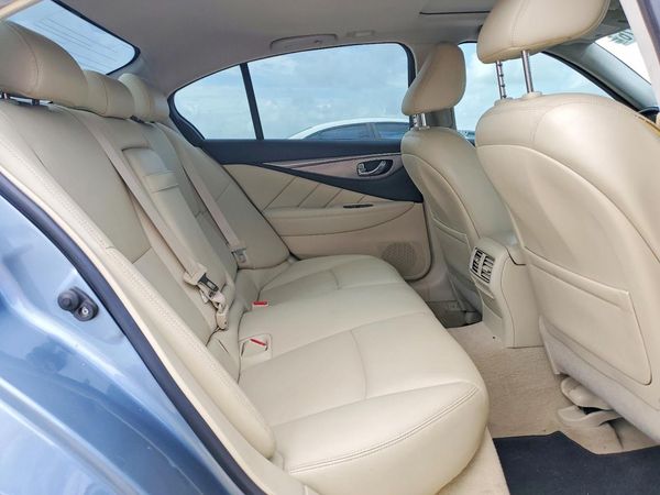 2016 INFINITI Q50