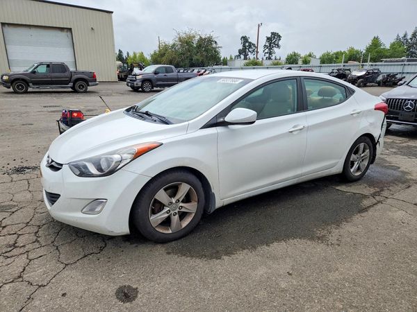 2013 HYUNDAI ELANTRA