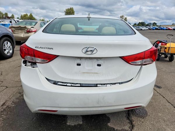 2013 HYUNDAI ELANTRA