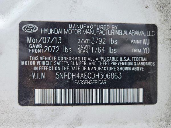 2013 HYUNDAI ELANTRA