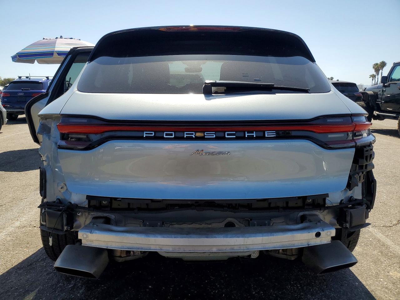 2021 PORSCHE MACAN Base