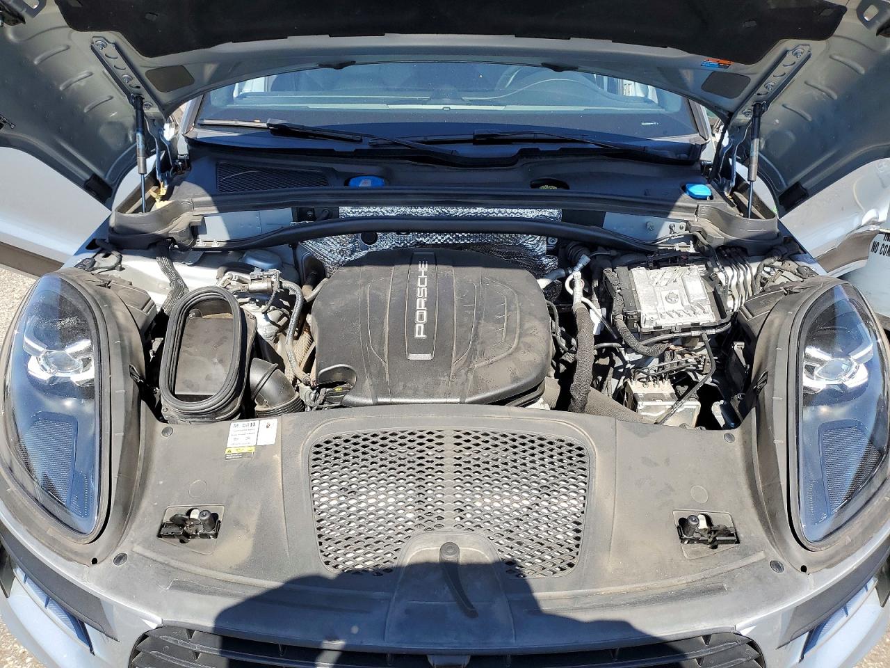 2021 PORSCHE MACAN Base