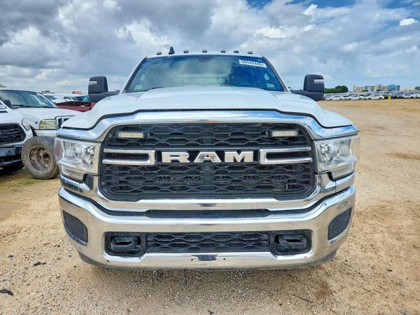 2024 RAM 2500 TRADESMAN CREW CAB 4X4