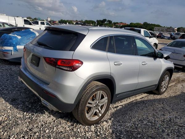 2023 MERCEDES-BENZ GLA GLA250