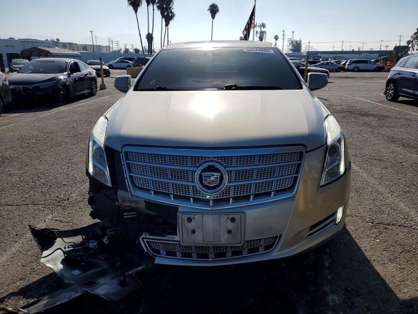 2013 CADILLAC XTS Platinum