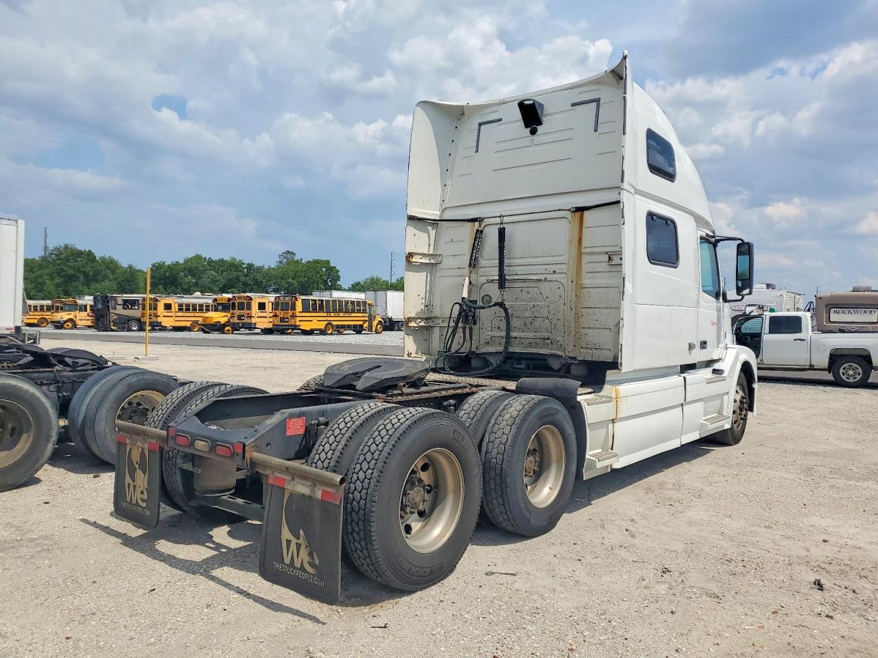 2017 VOLVO VN