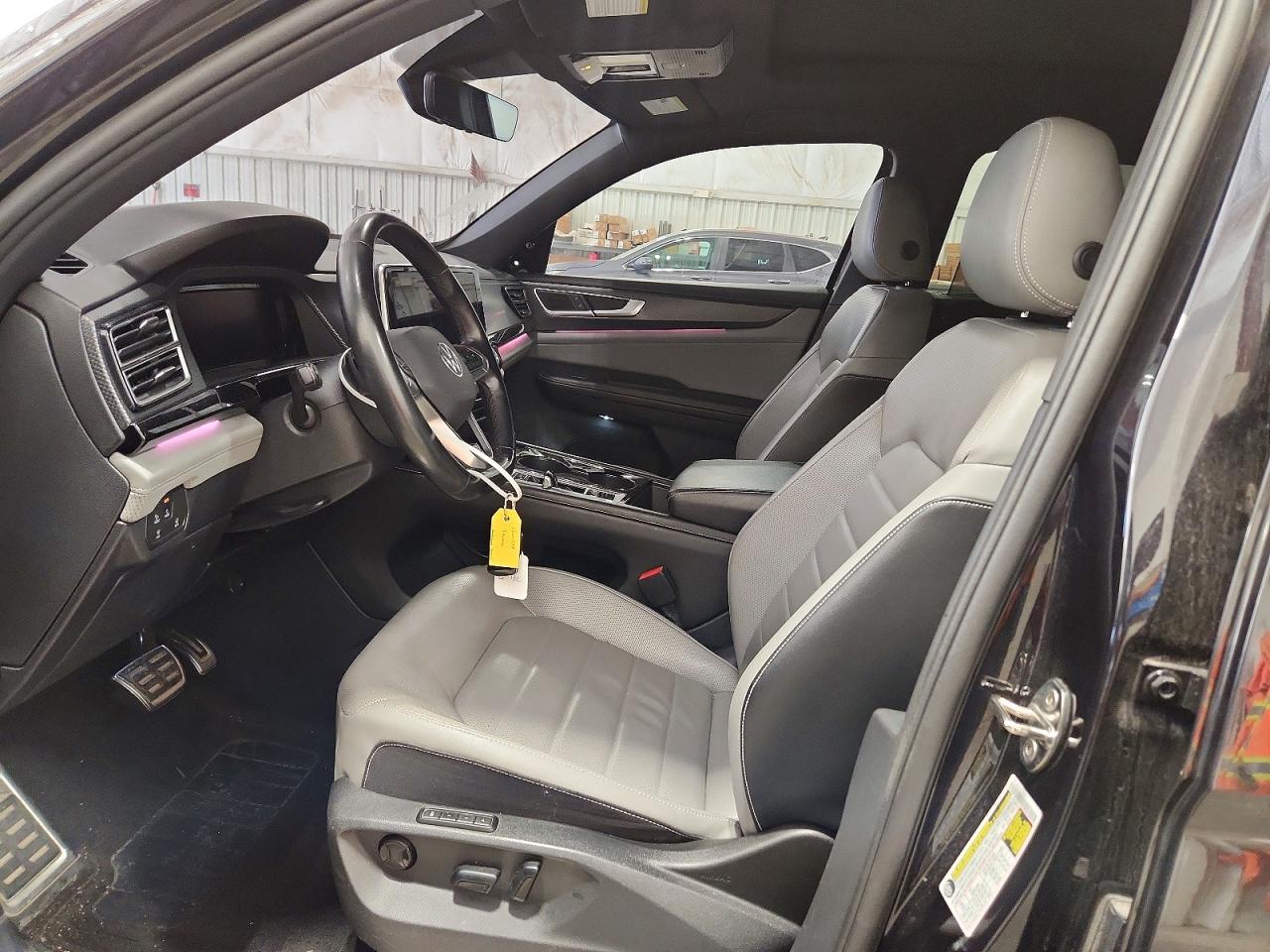 2024 VOLKSWAGEN ATLAS CROSS SPORT 4Motion SEL R-Line