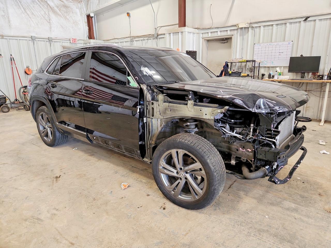 2024 VOLKSWAGEN ATLAS CROSS SPORT 4Motion SEL R-Line