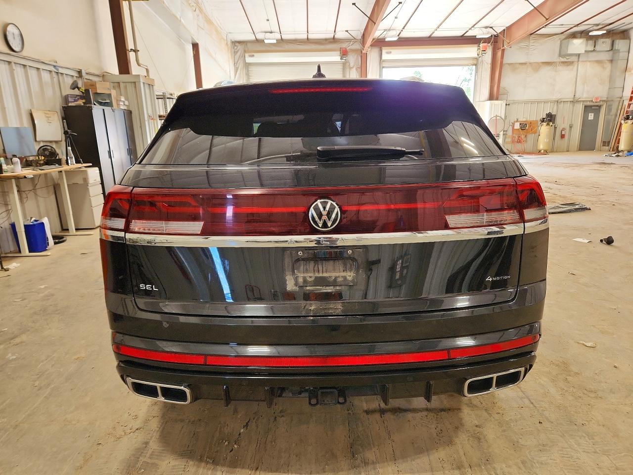 2024 VOLKSWAGEN ATLAS CROSS SPORT 4Motion SEL R-Line