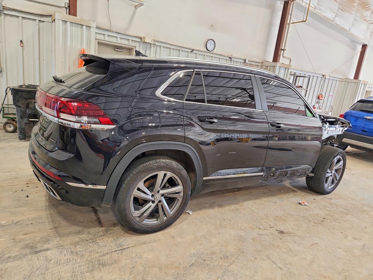 2024 VOLKSWAGEN ATLAS CROSS SPORT 4Motion SEL R-Line
