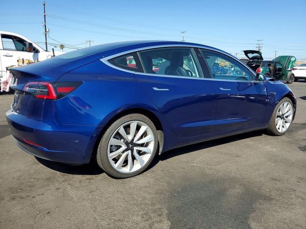 2018 TESLA MODEL 3