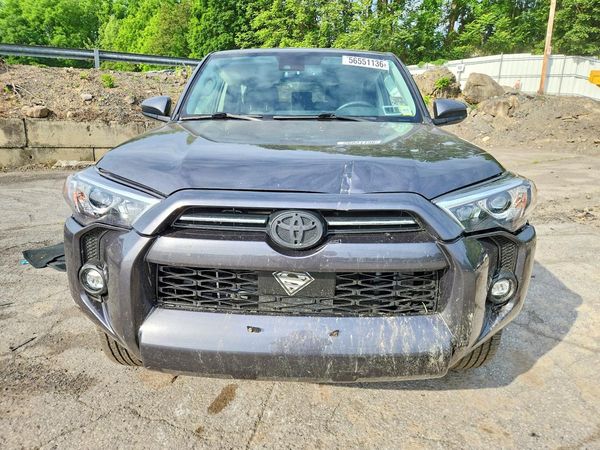 2022 TOYOTA 4RUNNER SR5