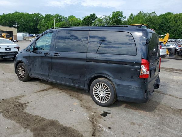 2017 MERCEDES-BENZ METRIS