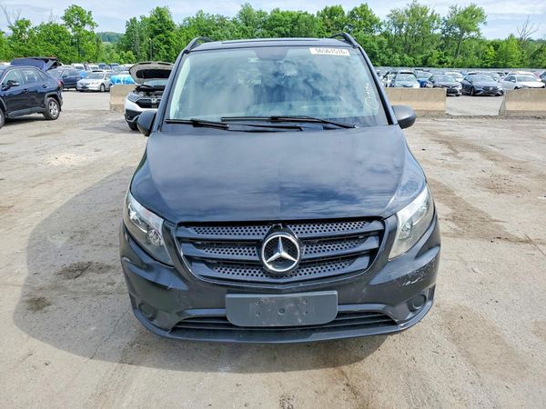 2017 MERCEDES-BENZ METRIS