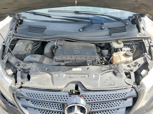 2017 MERCEDES-BENZ METRIS